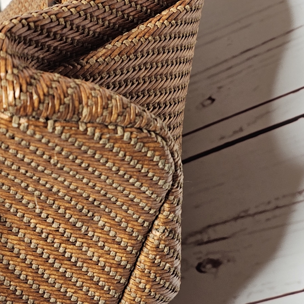Fossil Brown Woven Shoulder Bag with Leopard Print Key Tag - Picture 7 of 16